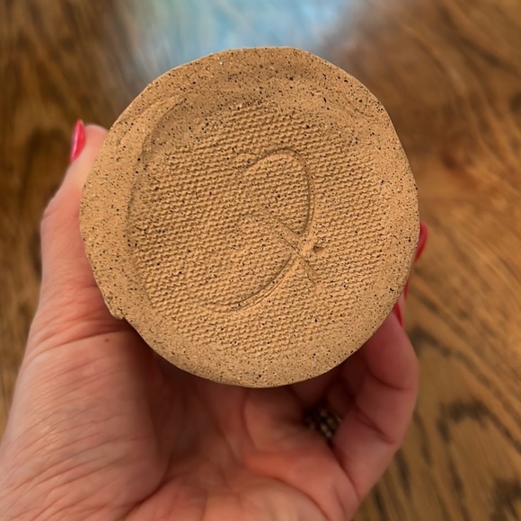 STUNNING HANDMADE VASE WITH SPECKLE AND ROUGH DETAIL - Picture 8 of 10